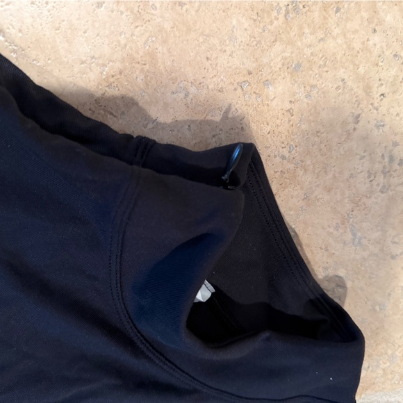 NWT lululemon Rulu ™ Running
Long-Sleeve Mock Neck Size 6 - Picture 4 of 7